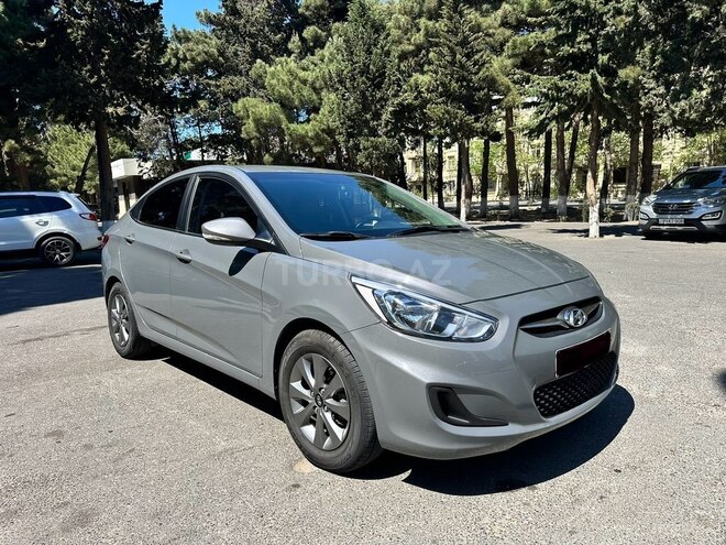 Hyundai Accent-2