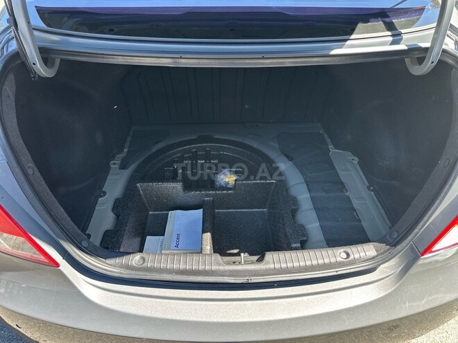 Hyundai Accent-8