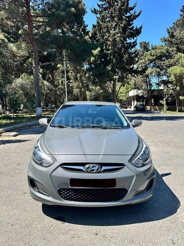 Hyundai Accent-1