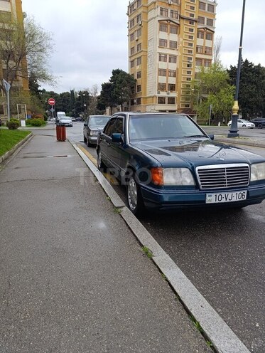 Mercedes 220 E-4