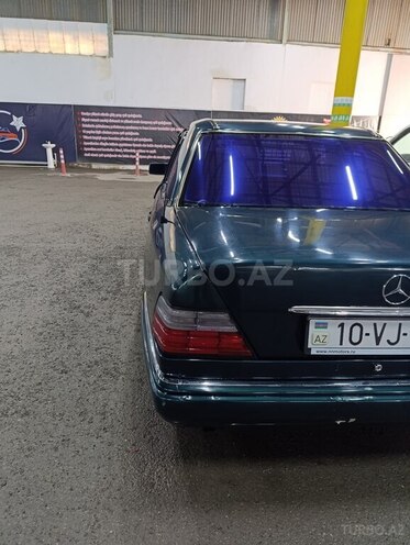 Mercedes 220 E-6