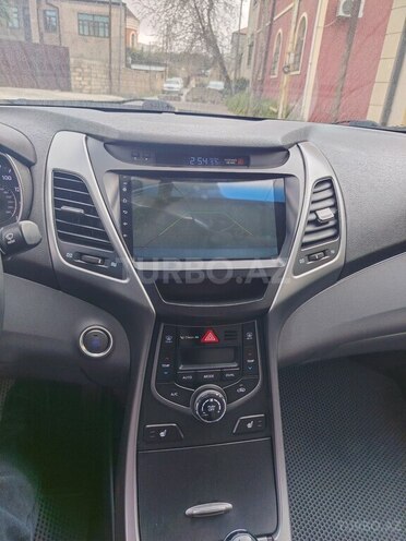 Hyundai Elantra-8