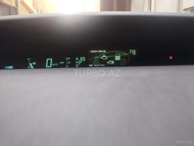 Toyota Prius-14