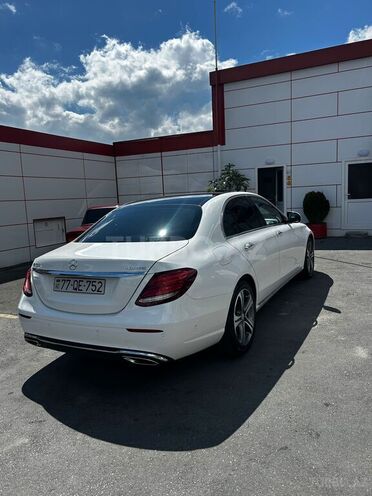 Mercedes E 300-4