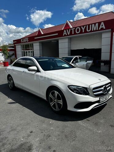 Mercedes E 300-2