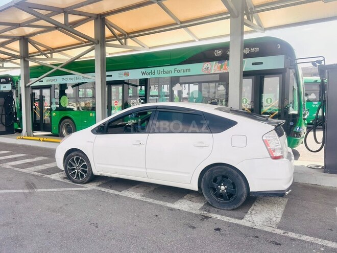 Toyota Prius-3