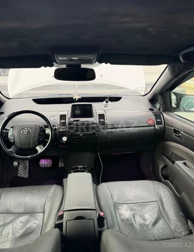 Toyota Prius-5