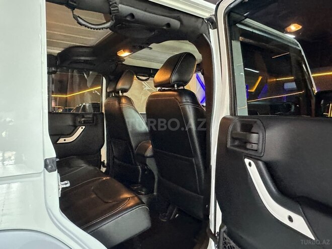 Jeep Wrangler-16
