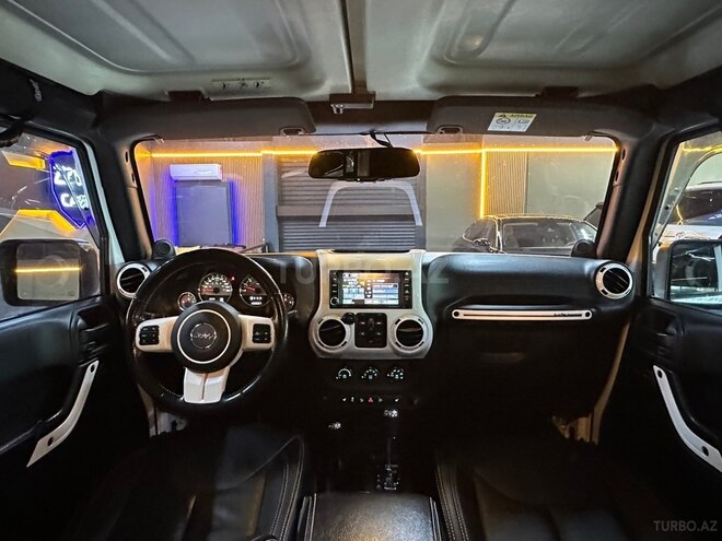 Jeep Wrangler-20