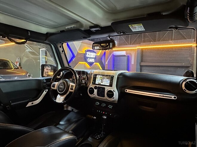 Jeep Wrangler-21
