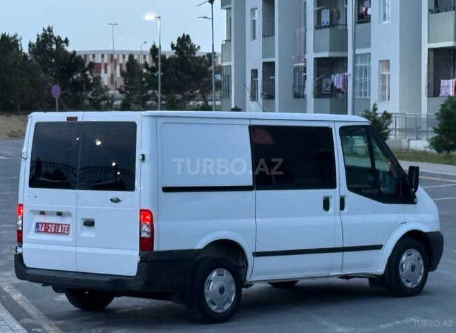 Ford Transit-21