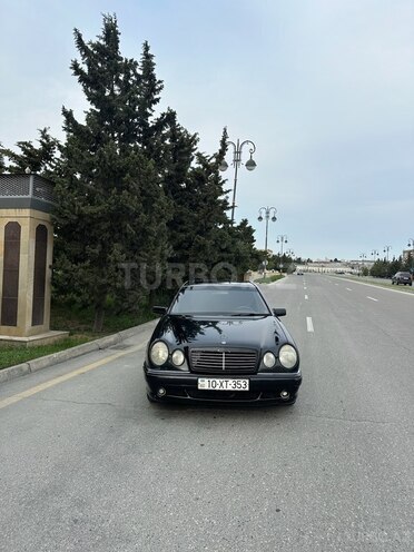 Mercedes E 220-1