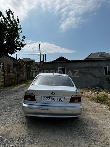 BMW 523-4