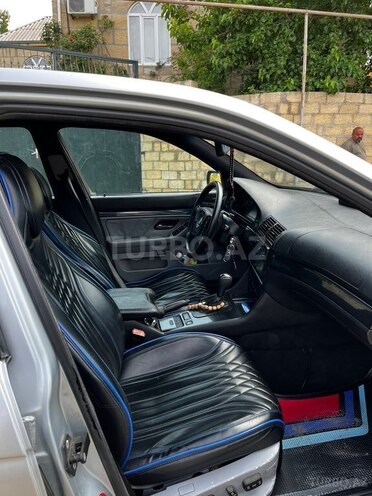 BMW 523-5