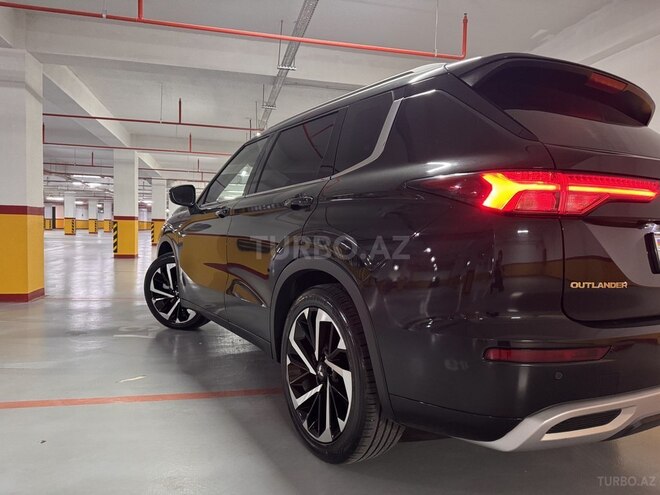 Mitsubishi Outlander-17