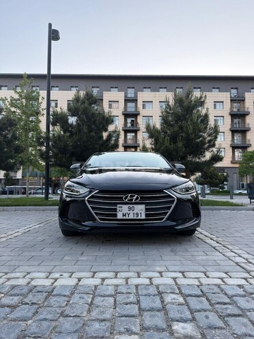 Hyundai Elantra-4