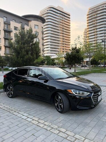 Hyundai Elantra-3