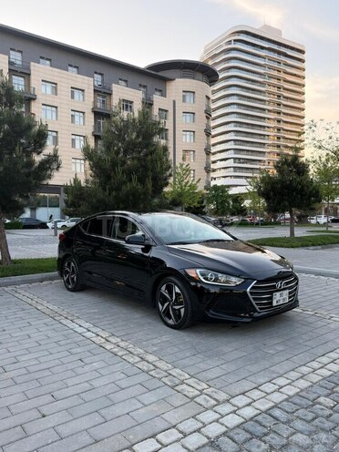 Hyundai Elantra-1