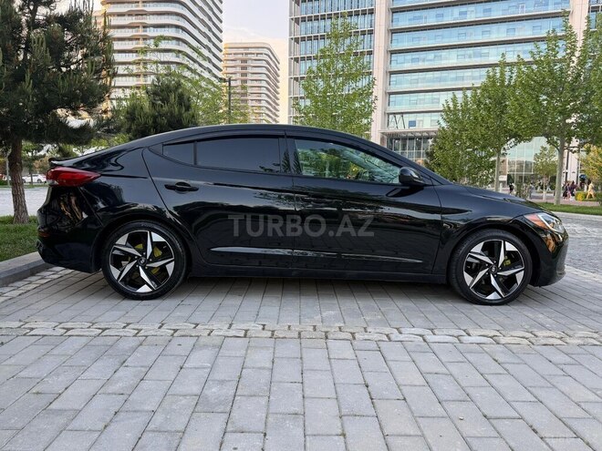 Hyundai Elantra-6