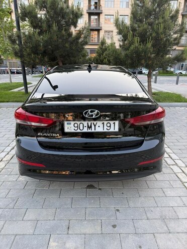 Hyundai Elantra-7