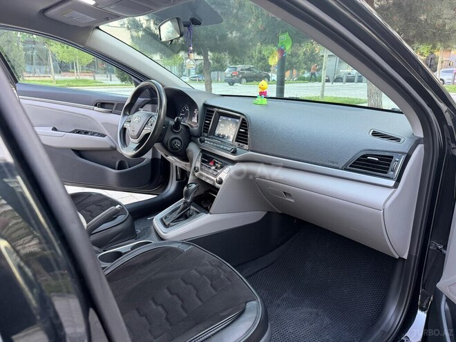 Hyundai Elantra-9