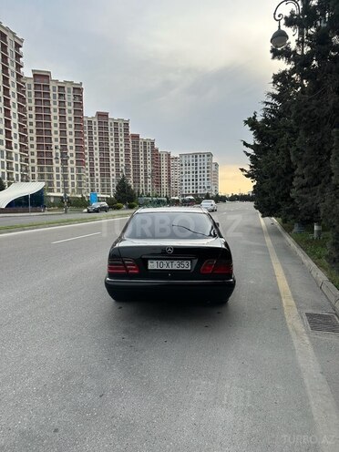 Mercedes E 220-6