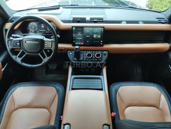 Land Rover Defender-7