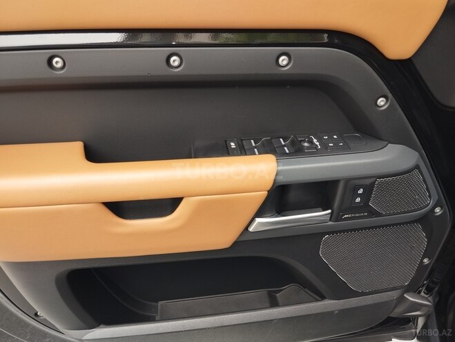 Land Rover Defender-12