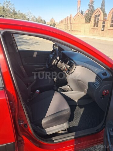 Kia Rio-5
