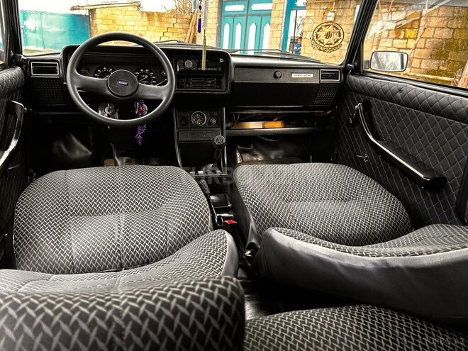 LADA (VAZ) 2107-4