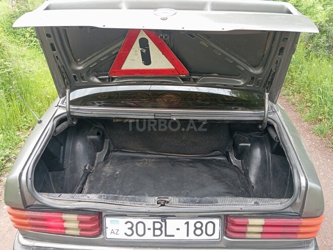 Mercedes 190-8