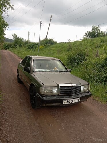 Mercedes 190-1