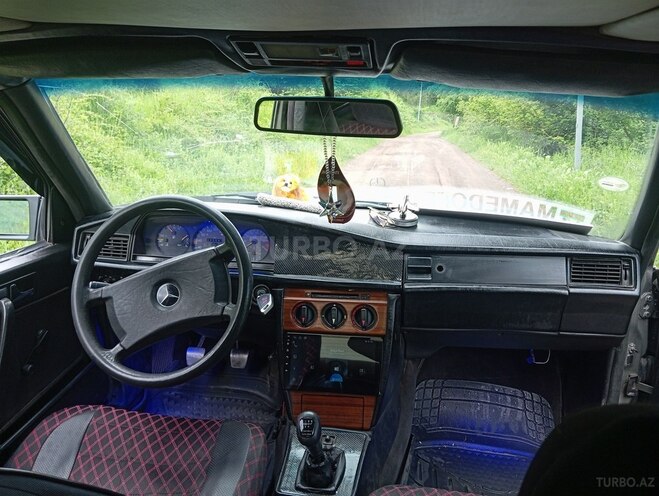 Mercedes 190-6