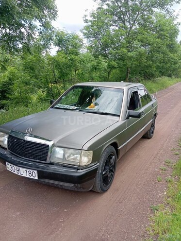 Mercedes 190-2