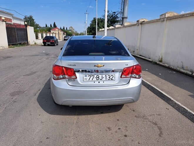 Chevrolet Cruze-2