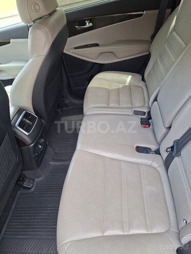 Kia Sorento-10