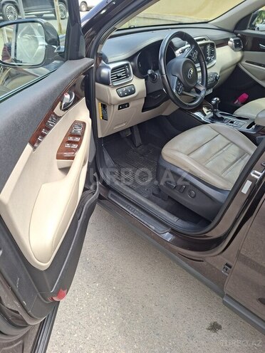 Kia Sorento-13