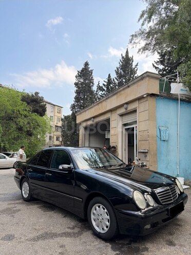 Mercedes E 240-2