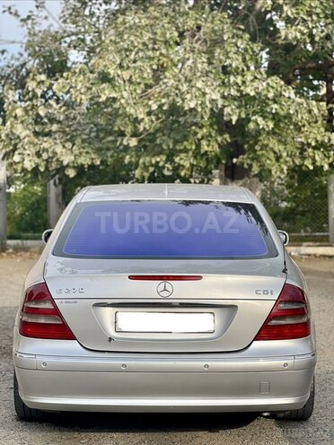 Mercedes E 270-5