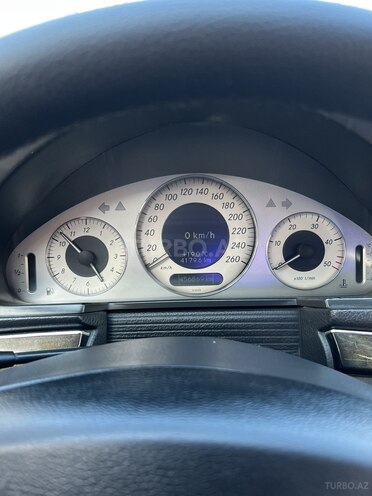 Mercedes E 270-10