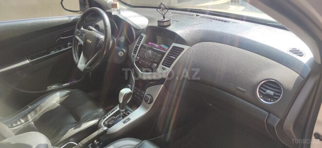Chevrolet Cruze-10