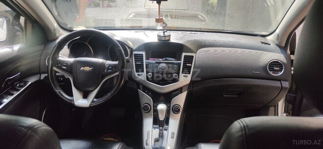 Chevrolet Cruze-11