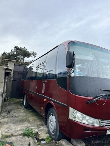Yutong ZK6729D-13
