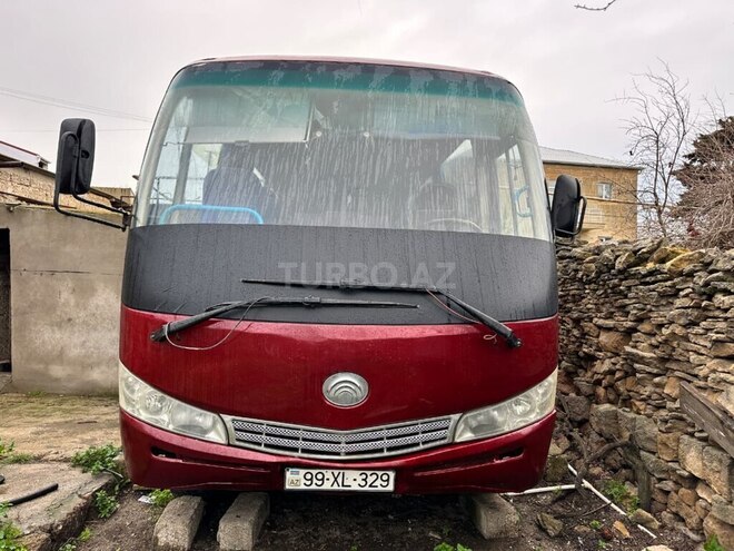 Yutong ZK6729D-1