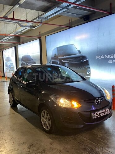Mazda 2-1
