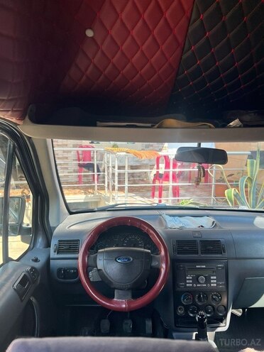 Ford Tourneo Connect-6