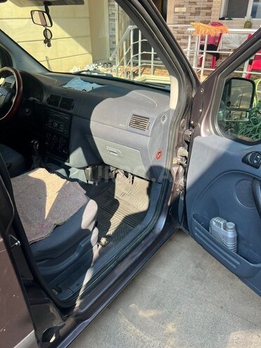 Ford Tourneo Connect-4