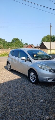 Nissan Note-2