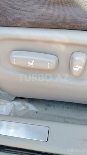 Lexus RX 330-12