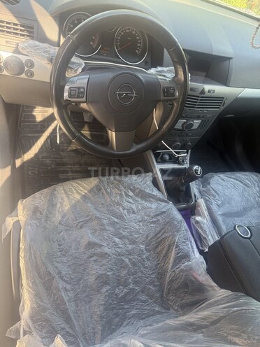 Opel Astra-11